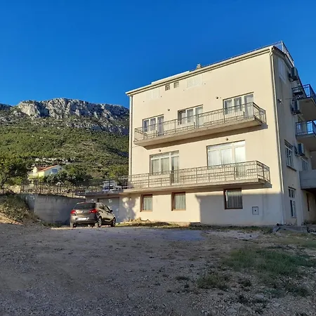 Apartmán Mit Terrasse In Kastel Kabelovac